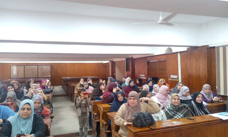 Photo of إعلام بنها يعقد ندوة بعنوان دور الإعلام في دعم المنتج المحلي بطوخ