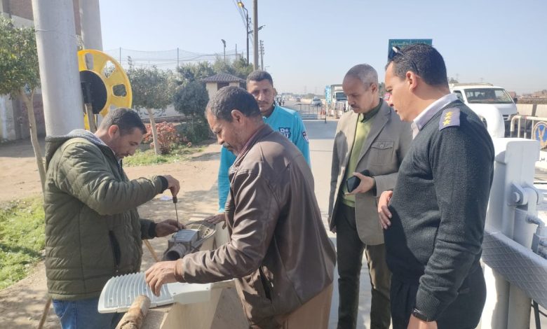 Photo of استجابة لأهالي شبلنجة.. صيانة أعمدة الإنارة العامة وإضاءتها