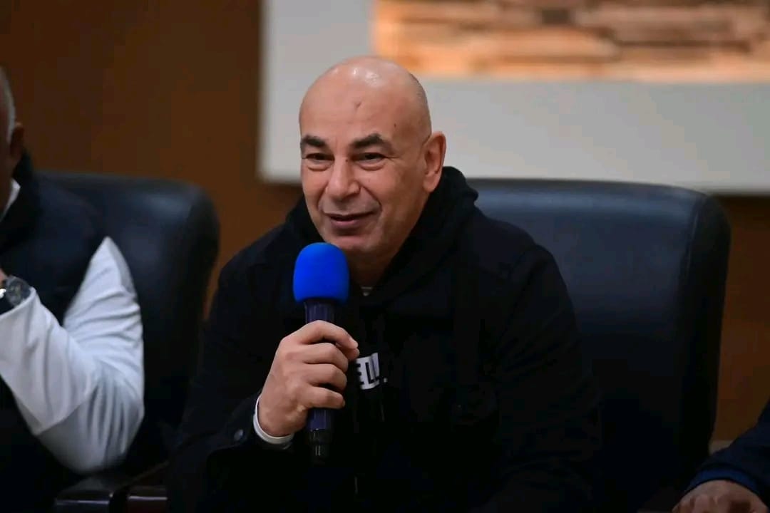 تشكيل جهاز منتخب مصر مع حسام حسن بعد الأعلان الرسمي عن تولية تدريب المنتخب كتب سامح رشاد إستقر إتحاد الكرة بشكل رسمي علي تعيين حسام حسن مديرا فنيا لمنتخب مصر خلال الفترة المقبلة وتمسك حسام حسن ببعض الأسماء في جهازة الفني منهم إبراهيم حسن مديرا للكرة ، وأحمد الكأس مدربت عاما ، وسعفان الصغير مدربا للحراس وكان إتحاد الكرة قد أقال فيتوريا بعد توديع منافسات كأس أمم أفريقيا 2023 مز الدور ثمن النهائي علي يد الكونغو الديمقراطية وقرر محمد يوسف مدرب منتخب مصر الأعتذار عن عدم الإستمرار في منصبة الذي تم تكليفة منذ ساعات قليلة ، ومن المنتظر أن يتولي محمد يوسف منصب جديد بالمنتخبات الوطنية خلال الساعات المقبلة وكان قد تولي فيتوريا تدريب منتخب مصر يوم 11 يوليو 2022 ، وخاض خلال هذة المدة 18 مباراة فاز في 12 مباراة ، وتعادل فى 5 مباريات ، قبل ان يتلقي هزيمة واحدة ويستعد حسام حسن لتسجيل أول ظهور لة مع منتخب مصر كمدير فني في شهر مارس المقبل حيث سيخوض منتخب مصر خلال شهر مارس القادم بطولة وديه فى الإمارات العربية المتحدة ، سيواجه فيها منتخب كرواتيا وتونس ونيوزيلندا وسيكون هذا الظهور الأول لحسام حسن مع منتخب مصر كمدير فني للمنتخب لأول مرة