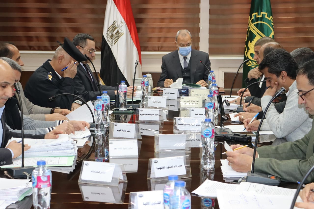 محافظ القليوبية يترأس إجتماع اللجنة العليا للإعلانات بمحافظة القليوبية ويبحث تعظيم موارد الإعلانات وتحسين المظهر الحضاري