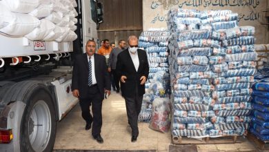Photo of محافظ القليوبية يتفقد مصنع لتعبئة المواد الغذائية ببنها بعد توفير 170 طن سكر لتوزيعه على المعارض والمحلات بسعر 27 ج للكيلو