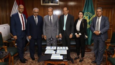 Photo of محافظ القليوبية يستقبل أعضاء البنك الزراعي المصري لتقديم تبرع بمبلغ نصف مليون جنيه لصالح الأسر الأكثر احتياجا بالمحافظة لتوزيعها خلال شهر رمضان المبارك