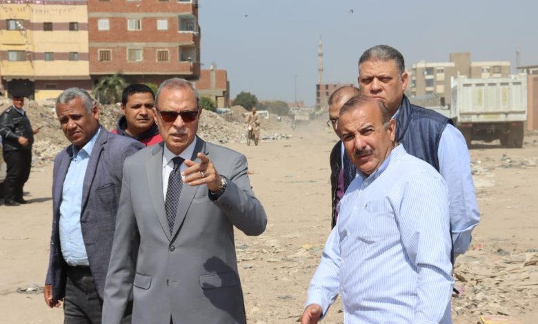 Photo of محافظ القليوبية يوجه بحصر كميات تراكم مخلفات الهدم بحرم الطريق الدائري والطريق الزراعي بنطاق شبرا الخيمة وقليوب وقها وطوخ