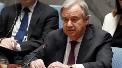 Photo of غوتيريش يصل لمعبر رفح ويزور الجرحى الفلسطينيين في مستشفى العريش
