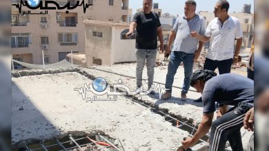 Photo of إزالة دور مخالف بمنطقة بنها الجديدة في إطار التصدي لمخالفات البناء