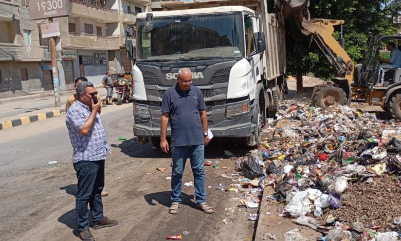 Photo of مجلس مدينة بنها يطلق حملة نظافة مكبرة ورفع 850 طن من القمامة وتحسين المنظر العام