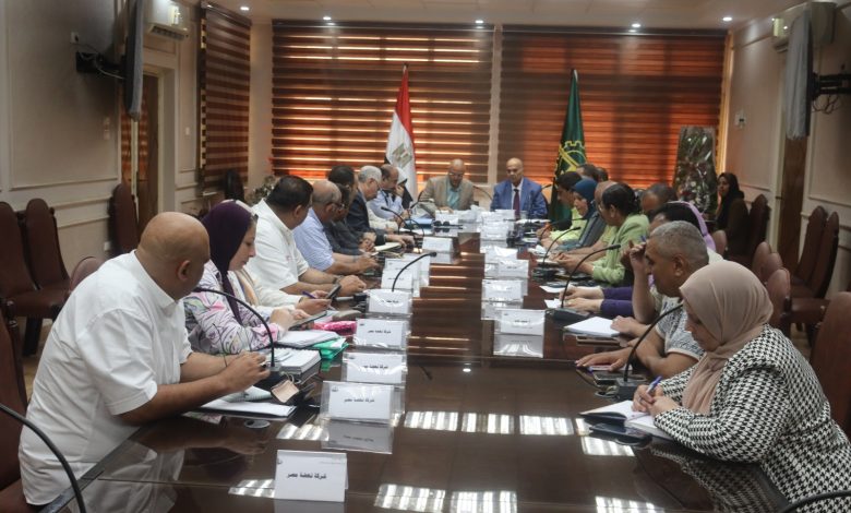 Photo of خلال أول إجتماع بشركة نهضة مصر.. محافظ القليوبية يُشدد على ضرورة الارتقاء بمنظومة النظافة بمدن شبرا الخيمة 