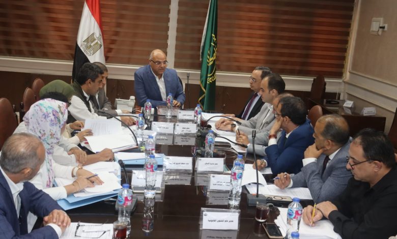 Photo of محافظ القليوبية يترأس اجتماع مجلس إدارة المناطق الصناعية لبحث ومناقشة طلبات المستثمرين