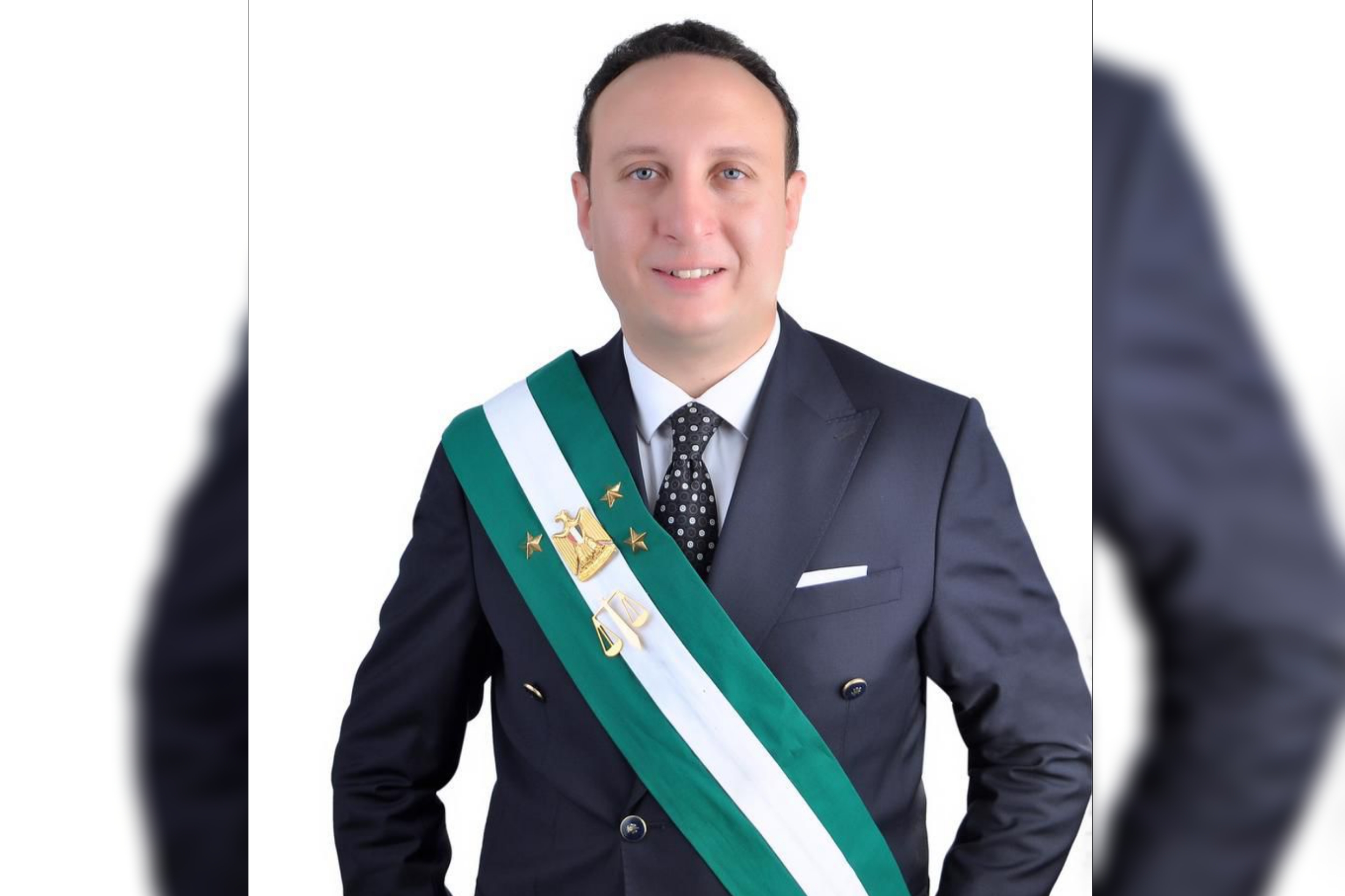 يتقدم الإعلامي/ أحمد شفيق وأسرة موقع وجريدة نبض العالم بأخلص التهاني والتبريكات للدكتور طارق رزق الحداد المستشار بقضايا الدولة، بمناسبة تكريم سيادته بدرع التميز من قبل:- معالي المستشار عدنان فنجري وزير العدل - ومعالي المستشار الوزير عبدالرزاق شعيب رئيس قضايا الدولة - ومعالي المستشار الجليل أحمد ثابت نائب رئيس قضايا الدولة - الأمين العام. وذلك خلال حفل التكريم الذي أُقيم مساء أمس في قصر عابدين بالقاهرة. نتمنى له دوام التوفيق والتقدم.