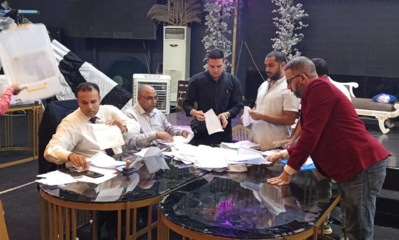 Photo of حسم مقاعد نقابة أطباء القليوبية.. “أنور” و”إسلام” يكتسحان فئة الكبار و”بيان” و”القاضي” يتصدران فئة الشباب