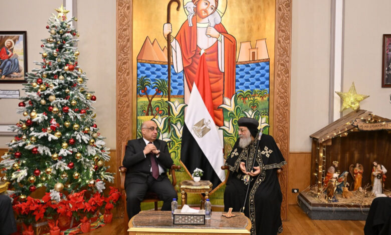 Photo of صور..وزير العدل يزور الكاتدرائية المرقسية للتهنئة بعيد الميلاد المجيد