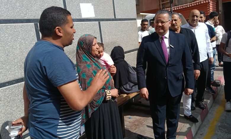 Photo of الدخاخني يهنئ المرضى والعاملين بمستشفيات جامعة بنها في أول أيام عيد الأضحى المبارك