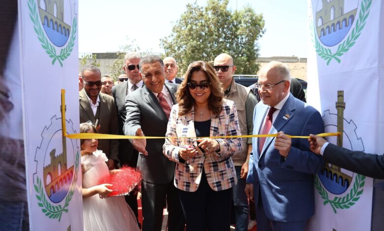 Photo of وزيرة التنمية المحلية والبيئة ومحافظ القليوبية يفتتحان 3 مراكز تكنولوجية جديدة بالقناطر الخيرية